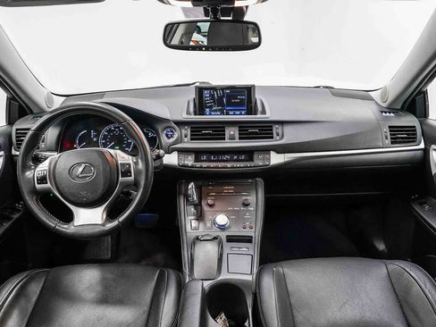 Used 2013 Lexus CT 200h w/ Leather Pkg FWD image 12