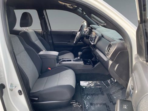 Used 2023 Toyota Tacoma SR image 15