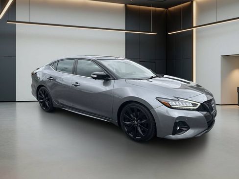 Used 2023 Nissan Maxima SR w/ Sport Mat Group FWD image 8