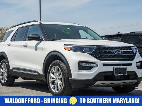 Used 2022 Ford Explorer XLT w/ Equipment Group 202A AWD/4WD image 1