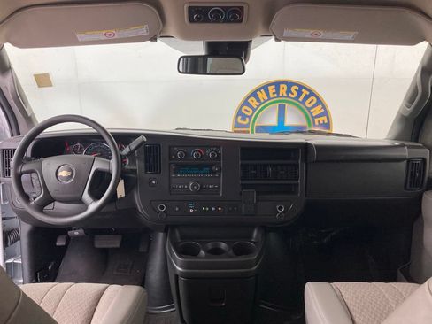 Used 2025 Chevrolet Express 3500 LT w/ LT Preferred Equipment Group RWD image 9