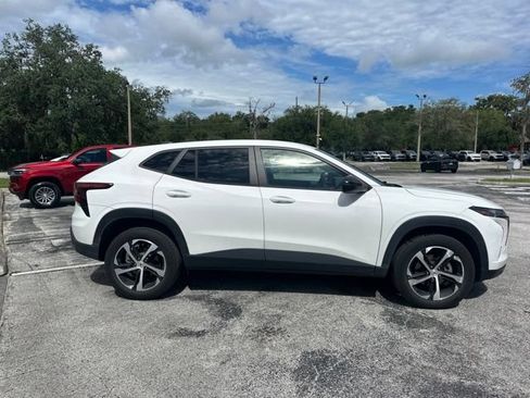 Used 2024 Chevrolet Trax RS w/ Driver Confidence Package FWD image 6