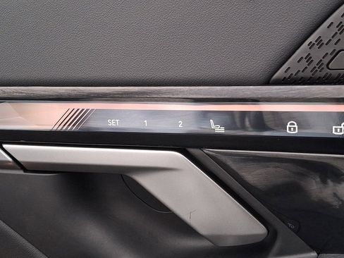 Used 2025 BMW i5 xDrive40 w/ Premium Package image 23