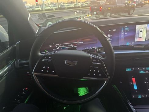 Used 2025 Cadillac Escalade Sport Platinum image 14