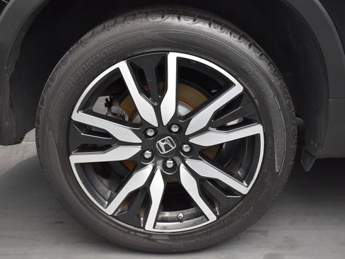 Used 2019 Honda Pilot Touring image 7