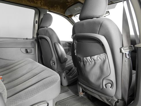 Used 2006 Chrysler Town & Country LX image 22