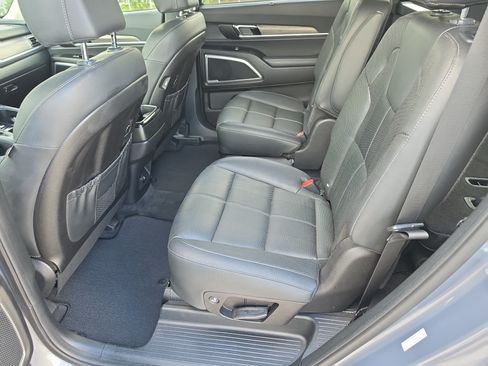 Certified 2021 Kia Telluride EX w/ EX Premium Package FWD image 17
