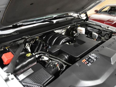 Used 2015 Chevrolet Suburban LT image 55