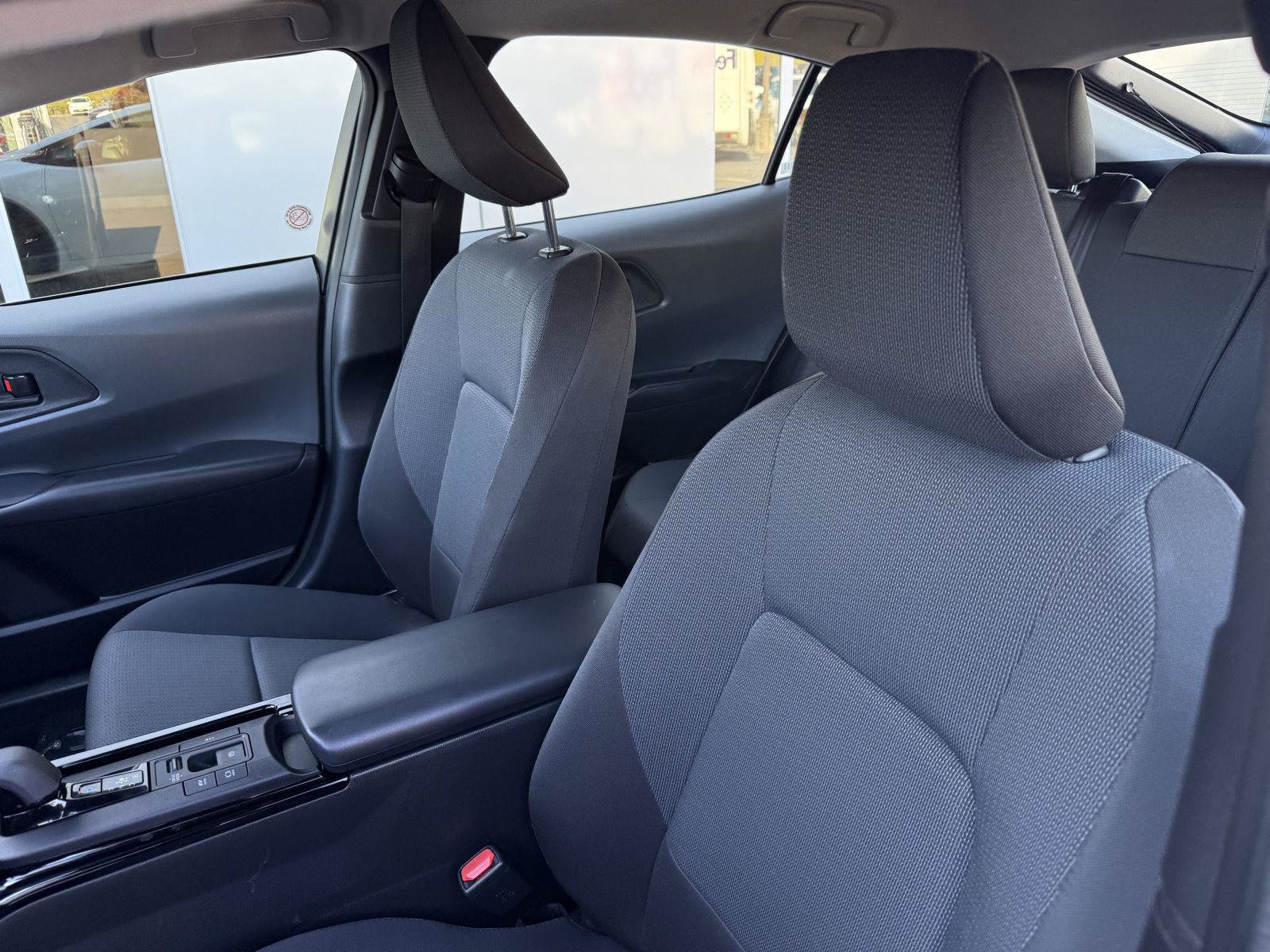 Certified 2025 Toyota Prius LE FWD image 13