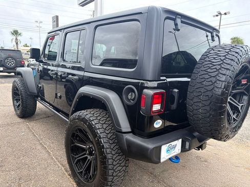 Used 2021 Jeep Wrangler Unlimited Sport AWD/4WD image 8