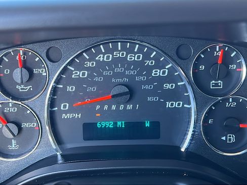 Certified 2025 Chevrolet Express 3500 LT w/ LT Preferred Equipment Group RWD image 24
