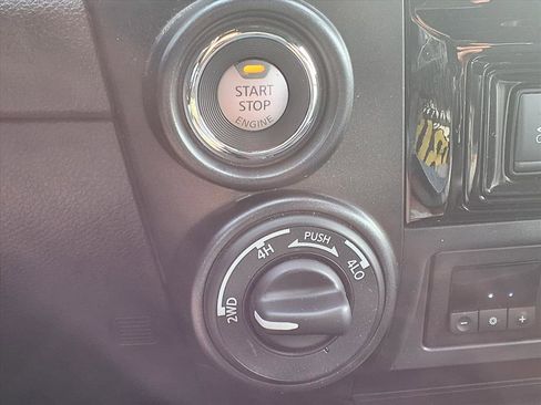 Used 2023 Nissan Titan PRO-4X w/ Pro-4x Convenience Package image 10