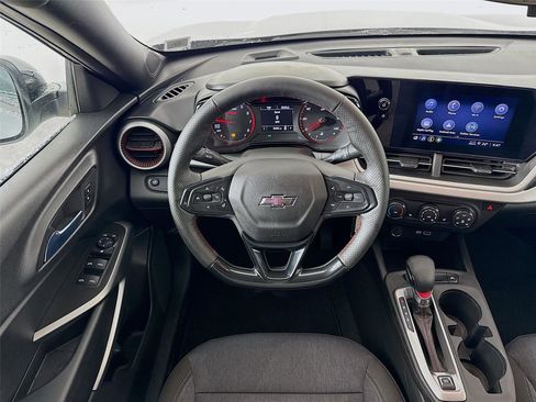 Used 2024 Chevrolet Trax RS image 21