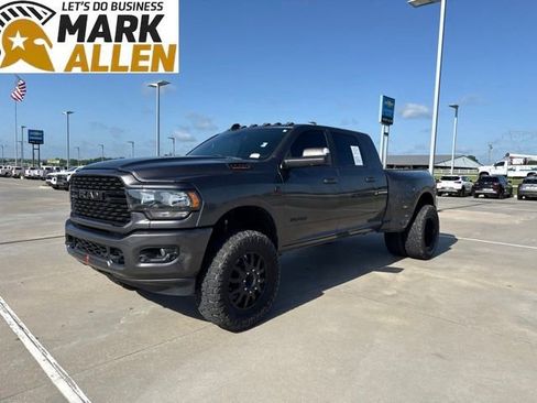 Used 2022 RAM 3500 Big Horn w/ Night Edition AWD/4WD image 2