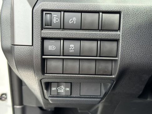 Certified 2024 Toyota Tacoma SR5 AWD/4WD image 22