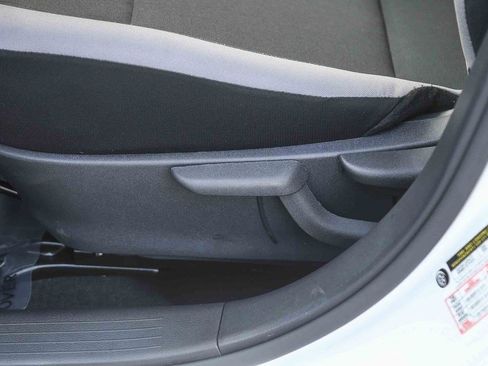 Used 2025 Nissan Versa S w/ Trunk Package image 20