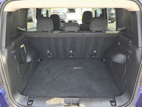 Used 2020 Jeep Renegade Latitude w/ Cold Weather Group image 19