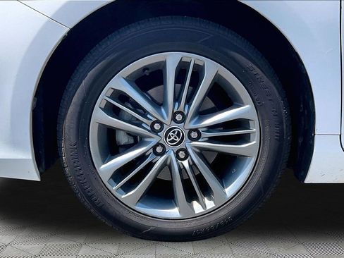 Used 2015 Toyota Camry SE FWD image 21