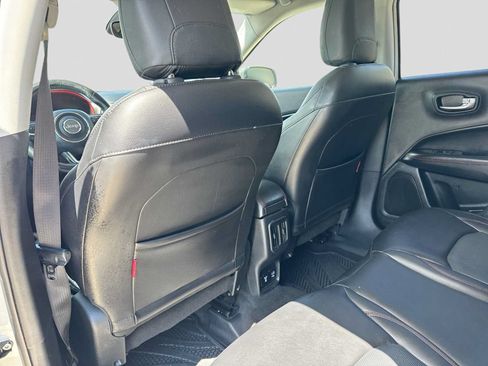 Used 2017 Jeep Compass Trailhawk w/ Leather Interior Group AWD/4WD image 17
