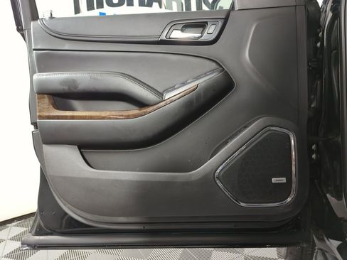 Used 2018 Chevrolet Tahoe LT w/ RST Edition image 8