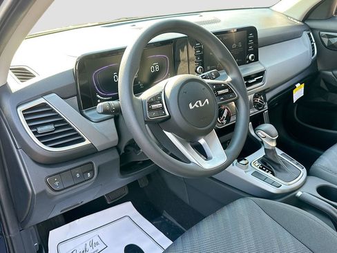 New 2026 Kia Seltos LX image 9