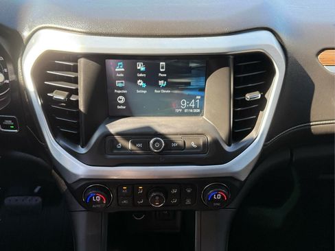 Used 2018 GMC Acadia SLE FWD image 19
