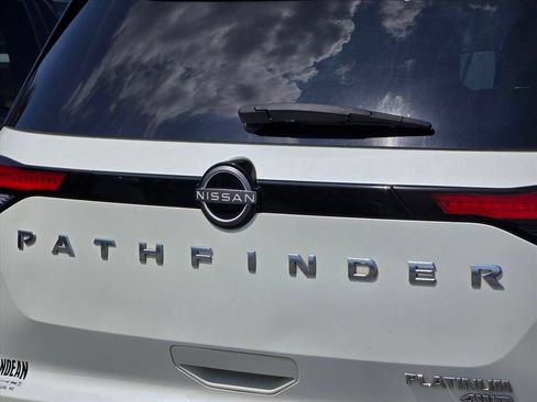 Used 2022 Nissan Pathfinder Platinum w/ Cargo Package AWD/4WD image 14