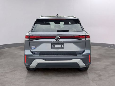 Certified 2026 Volkswagen Tiguan SE AWD/4WD image 5