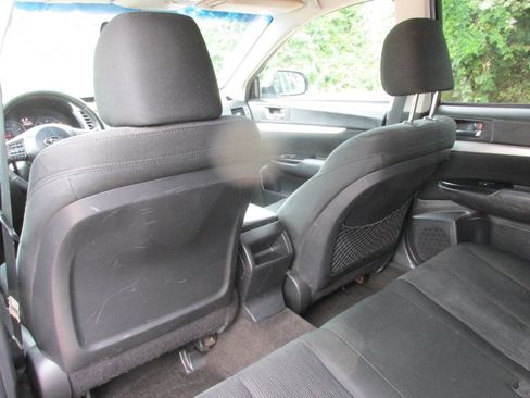 Used 2014 Subaru Outback 2.5i Premium w/ Moonroof Package image 16