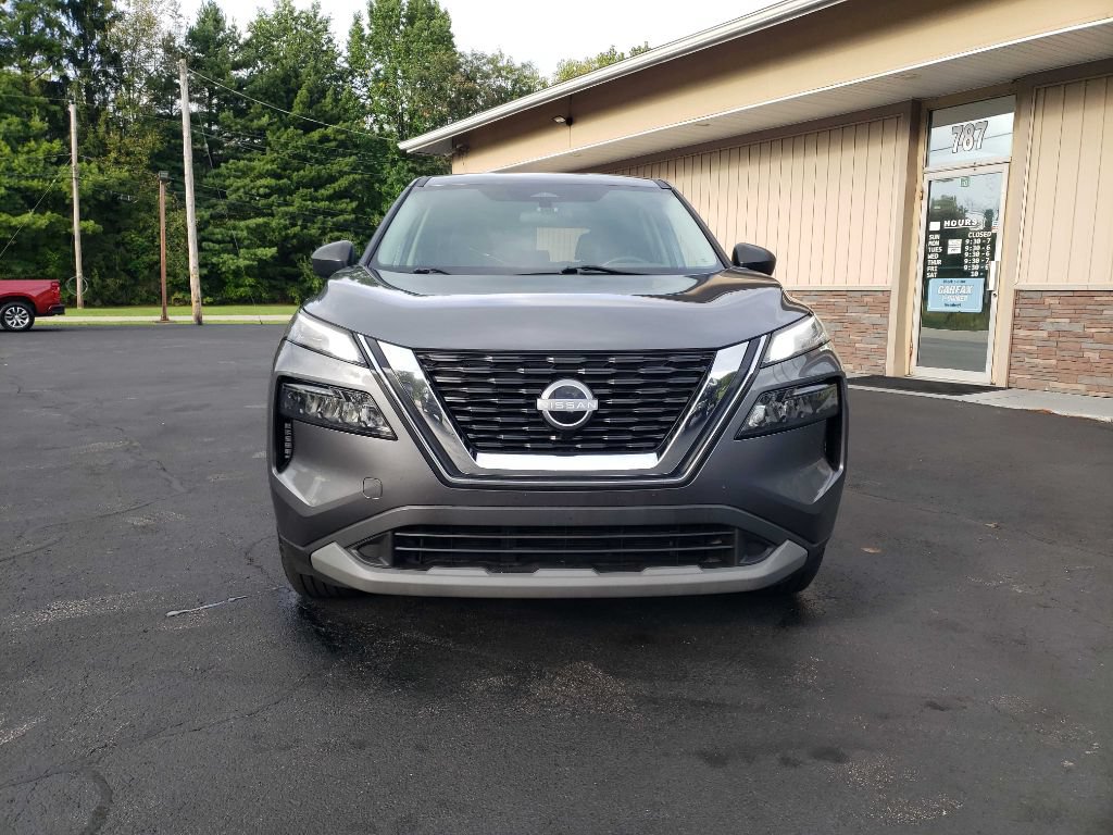 Used 2023 Nissan Rogue S AWD/4WD image 2