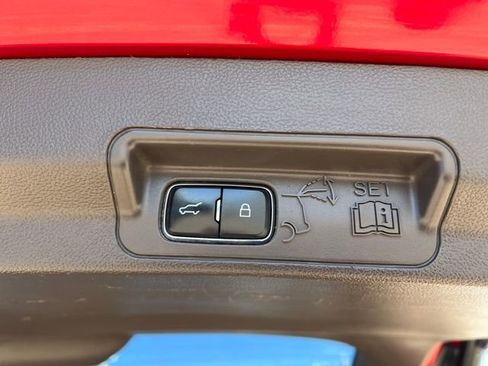 Used 2020 Ford Explorer Platinum w/ Premium Technology Package image 23