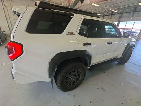 Used 2025 Toyota 4Runner TRD Off-Road Premium AWD/4WD image 4