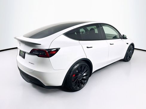 Used 2023 Tesla Model Y Performance image 9