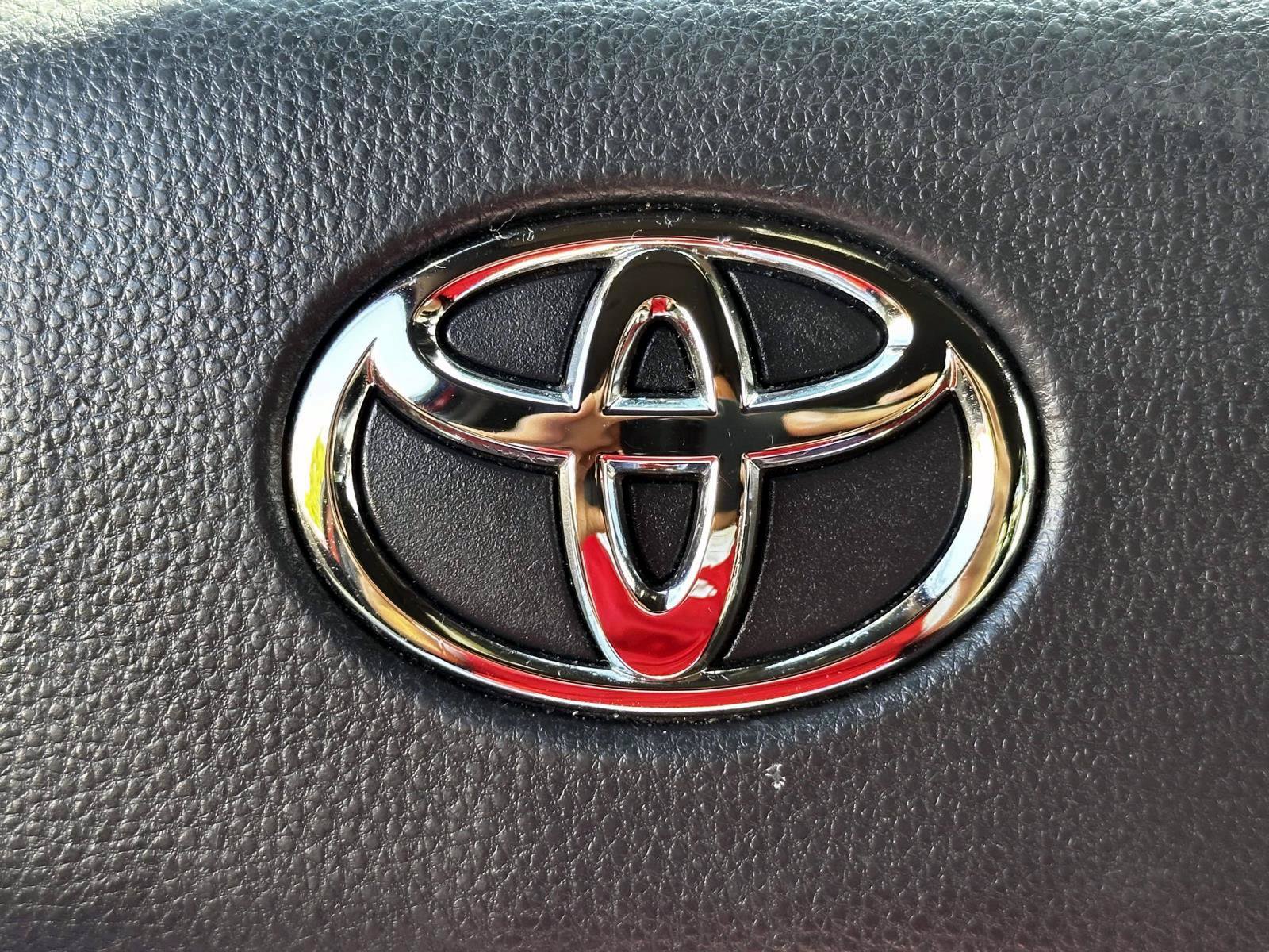 Used 2025 Toyota Sequoia SR5 w/ SR5 Premium Package AWD/4WD image 25