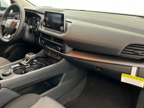 New 2026 Nissan Rogue SV w/ Cold Weather Package AWD/4WD image 24