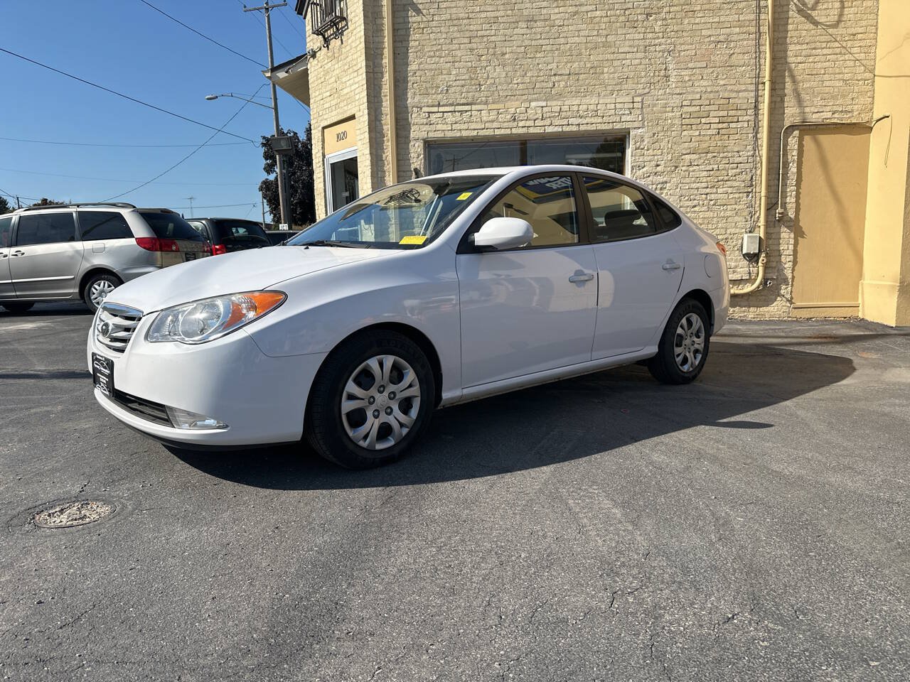 Used 2010 Hyundai Elantra GLS FWD image 1