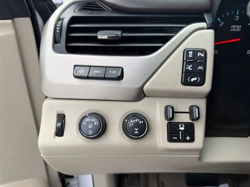 Used 2020 GMC Yukon Denali w/ Open Road Package image 33