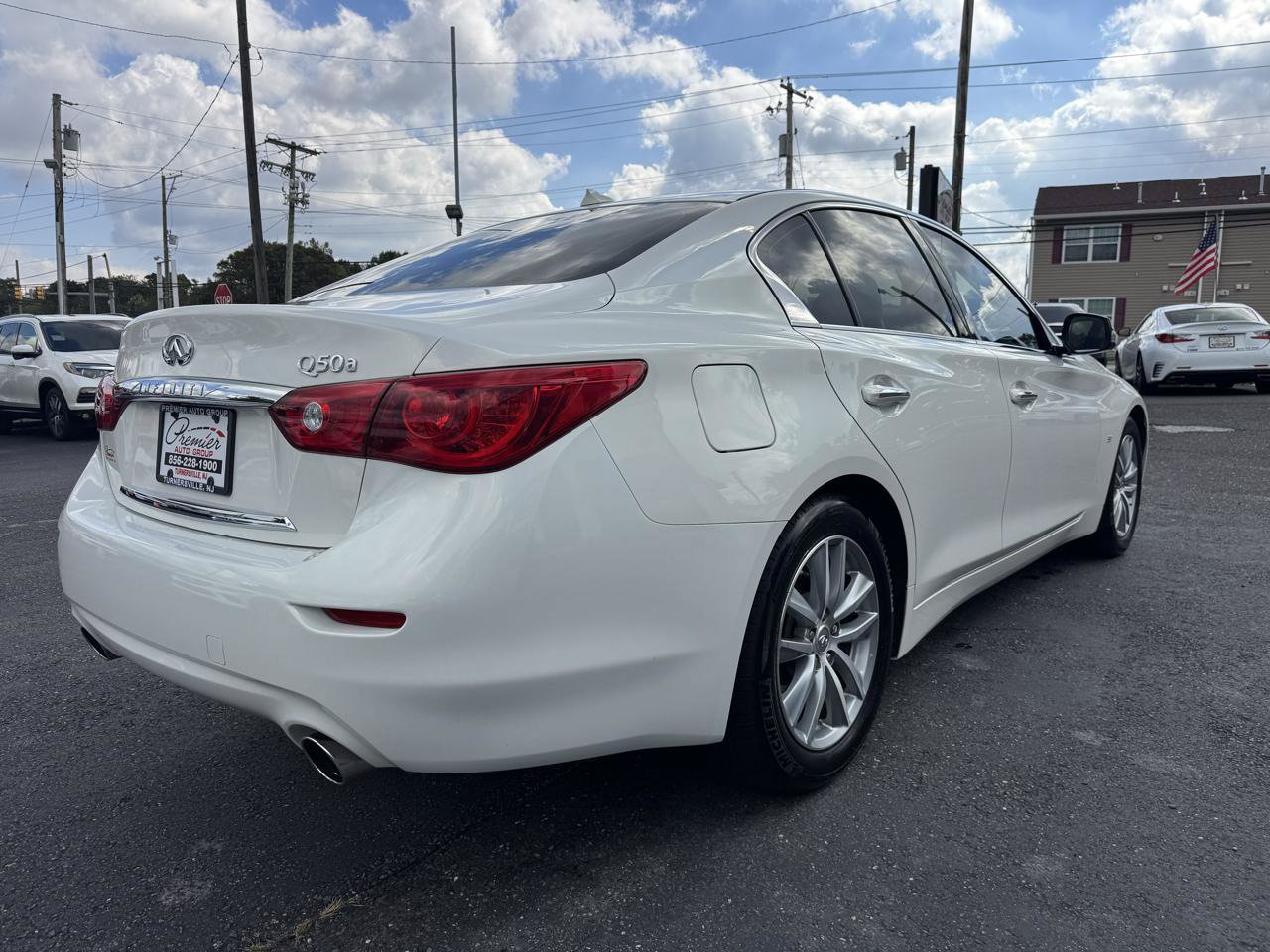 Used 2015 INFINITI Q50 w/ Moonroof Package RWD image 5