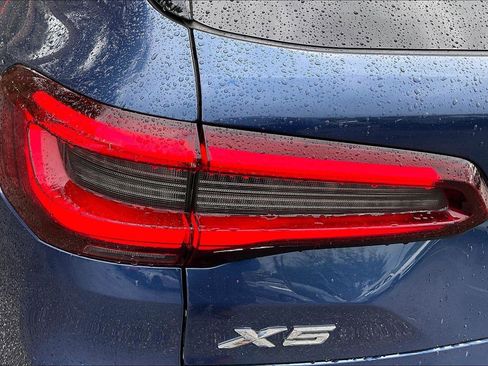 Used 2022 BMW X5 xDrive40i w/ Premium Package AWD/4WD image 23