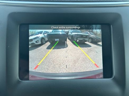 Used 2019 Jeep Cherokee Latitude Plus AWD/4WD image 19