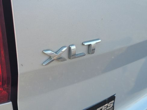 Used 2014 Ford Explorer XLT w/ Equipment Group 201A FWD image 30