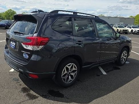 Used 2019 Subaru Forester Premium AWD/4WD image 4
