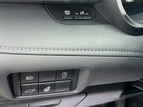 Certified 2025 Toyota Highlander Limited image 14