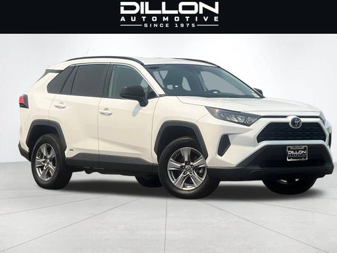 Used 2022 Toyota RAV4 LE AWD/4WD image 1
