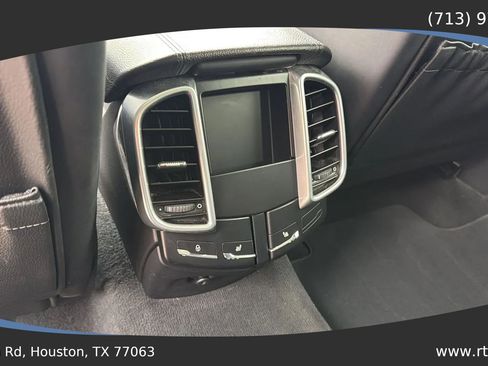 Used 2016 Porsche Cayenne S image 31