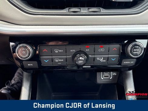 Used 2025 Jeep Compass Limited AWD/4WD image 24