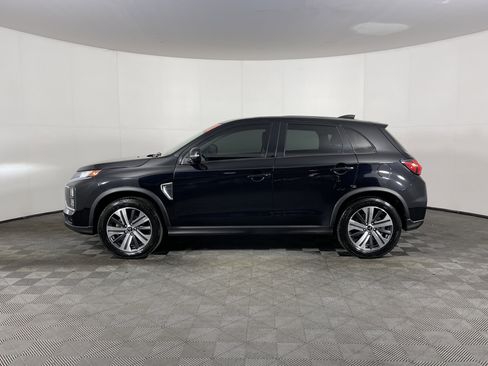 Used 2022 Mitsubishi Outlander Sport SE image 3