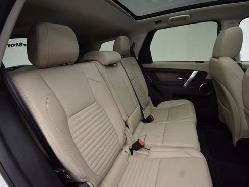 Used 2020 Land Rover Discovery Sport SE image 23