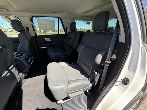 New 2026 Ford Expedition Active RWD image 6