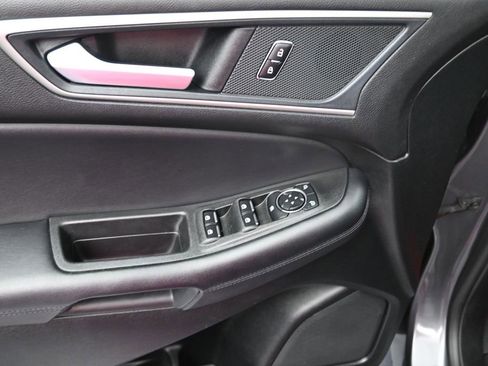 Used 2024 Ford Edge SEL image 11